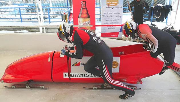 bobsled team at start line