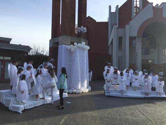 The platform where an angel will appear to lift the Blessed Virgin's mourning veil.