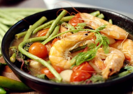 Sinigang na Hipon (Prawns in Sour Soup)