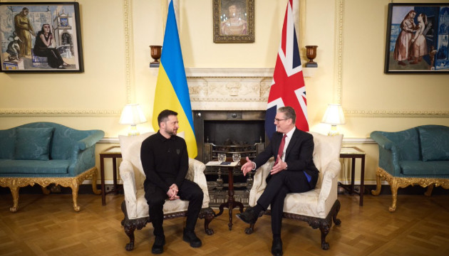President Zelenskyy in conversation with UK Prime Minister Keir Starmer, March 2, 2025. Credit:  www.president.gov.ua