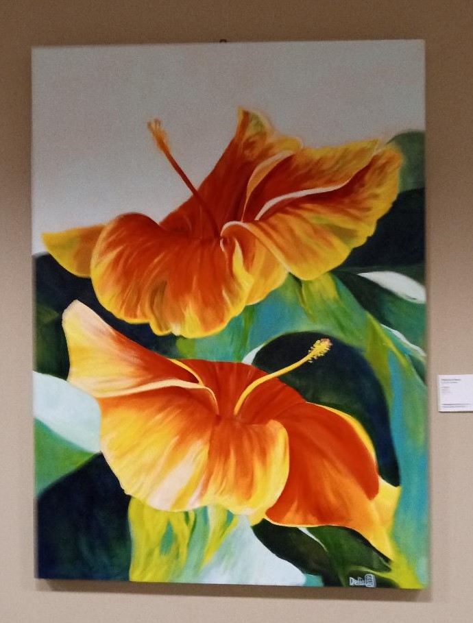 A couple of hibiscus flowers fill the canvas for Laglagaron’s Tropical Allure.